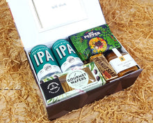 Load image into Gallery viewer, Simply Because Open Giftbox with beer, crackers and chutney
